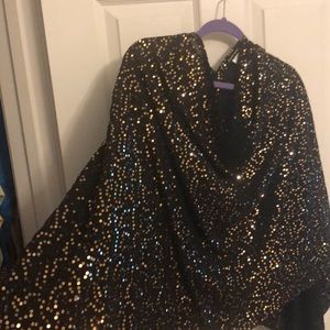 Black and gold shawl